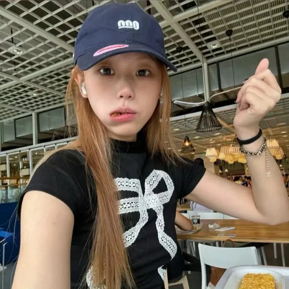 萝莉与太妹的友谊《下妻物语》深田恭子土屋太凤：穿洛丽塔的乖乖女与骑重机车的暴走族爆笑青春